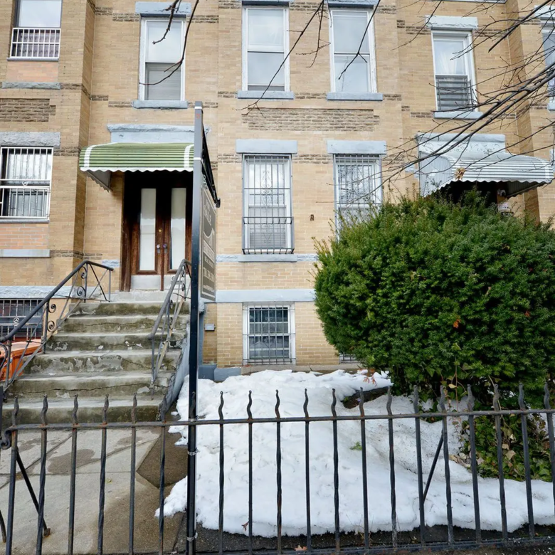 637 48th Street